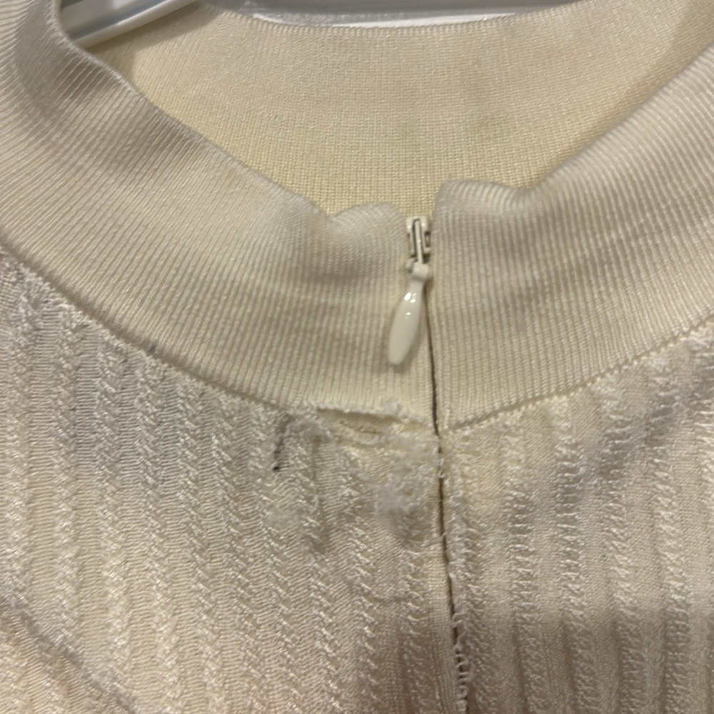 Marciano By Guess Sweater Dress
NWT
Size Small
Warm White Colour - Picture 5 of 5